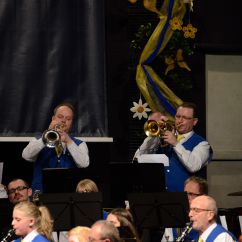 Solisten Carsten Hasenbach und Udo Lefherz auf dem Flügelhorn beim Stück "ABBA"